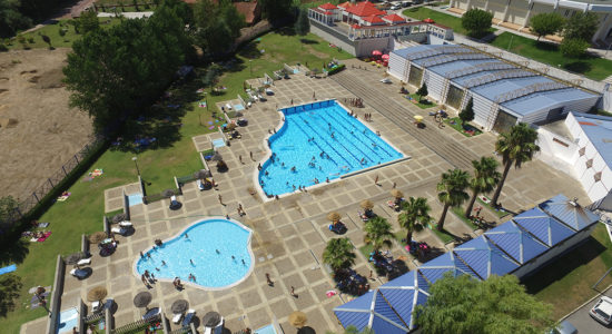 Piscinas de Caxarias e Ourém abertas ao público até 15 de setembro