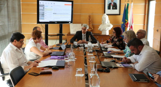 Câmara aprova taxas e impostos municipais com poupança de 3M €