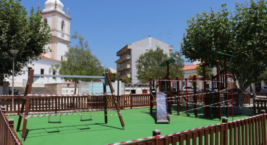 Reabilitação dos parques infantis de Ourém