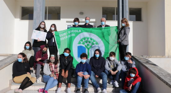 Bandeira Eco-Escolas volta a ser hasteada em 7 estabelecimentos de ensino concelhios