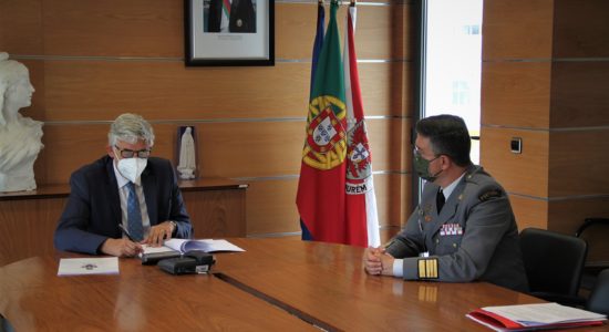 Câmara firmou protocolo de Limpeza da Ribeira de Seiça com Exército Português