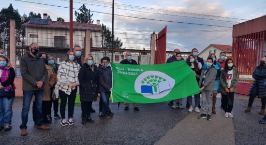 Escola EB 2,3 Cónego Dr. Manuel Lopes Perdigão hasteou Bandeira Verde Eco-Escolas