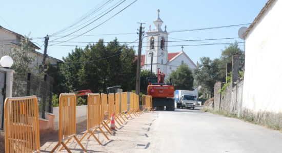 Intervenção na Lagoa do Furadouro permite repavimentar e alargar acesso ao centro da localidade