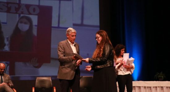 Presidente na cerimónia de entrega de diplomas a finalistas da INSIGNARE