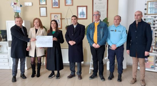 Comunidade Vida e Paz recebeu receita de dísticos de circulação em Fátima