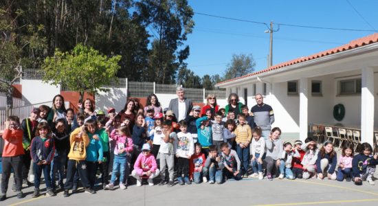 Executivo visita EB1 de Pinheiro no âmbito das acessibilidades