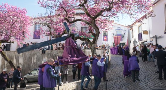 Procissão do Senhor dos Passos voltou às ruas da Vila Medieval