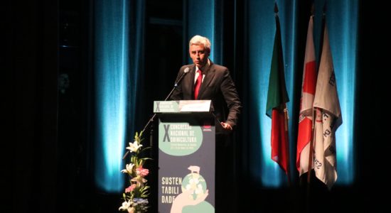 Presidente da Câmara na sessão de abertura do X Congresso Nacional de Suinicultura