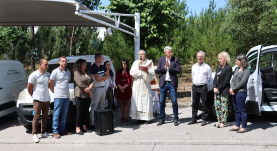 Centro Social de Casal dos Bernardos apresenta nova carrinha elétrica