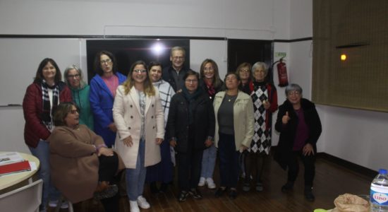 Capacitação e Reconhecimento: Sessões de Educação para a Saúde para Cuidadores Informais
