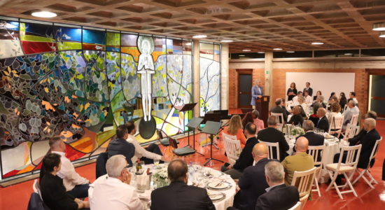 Colégio de São Miguel celebra 60 anos com novo vitral