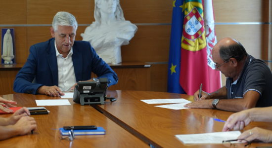 Assinado auto de consignação para reparar danos da tempestade Kristin na EB 2,3 de Freixianda