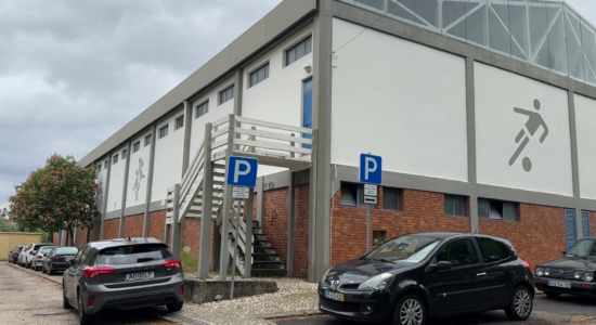 Executivo avança com reabilitação do Pavilhão Gimnodesportivo da Escola Básica e Secundária de Ourém